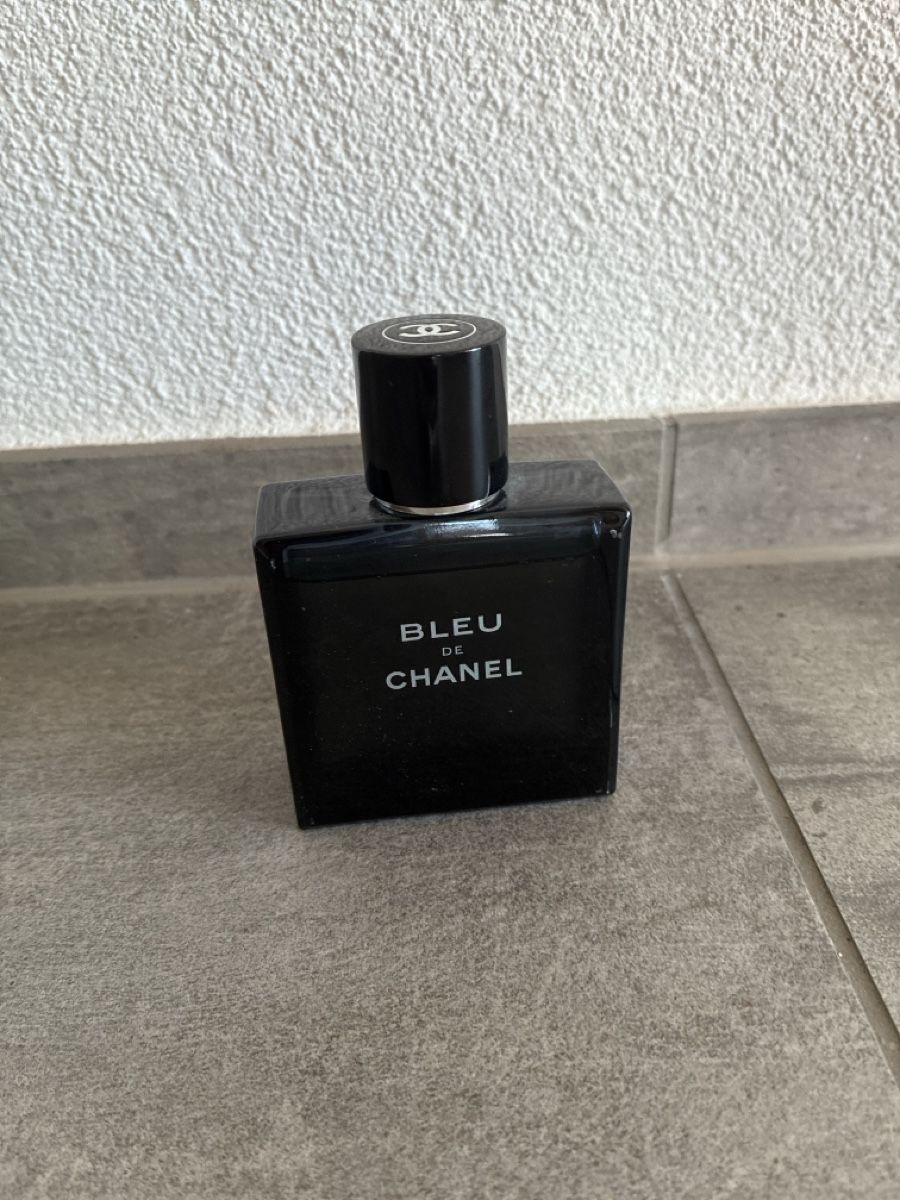 Chanel Parfums & Eau de Toilette: Bleu de Chanel Eau de Toilette, Herren  – D'occasion à Gelterkinden par Kikierenda