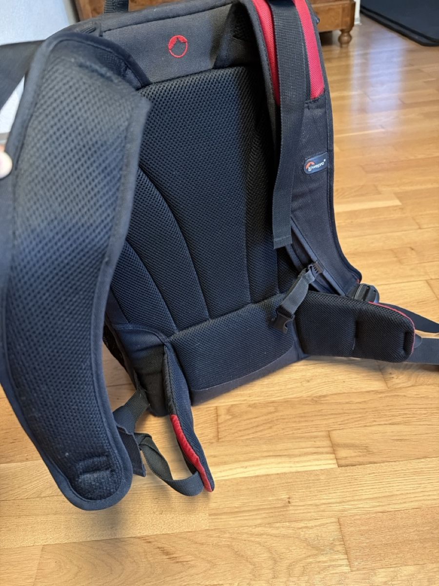 Lowepro Zaini: Lowepro Fotorucksack, rot – Usato da Biberist venduto da hurricane27 2