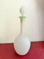 Ravissante carafe opaline