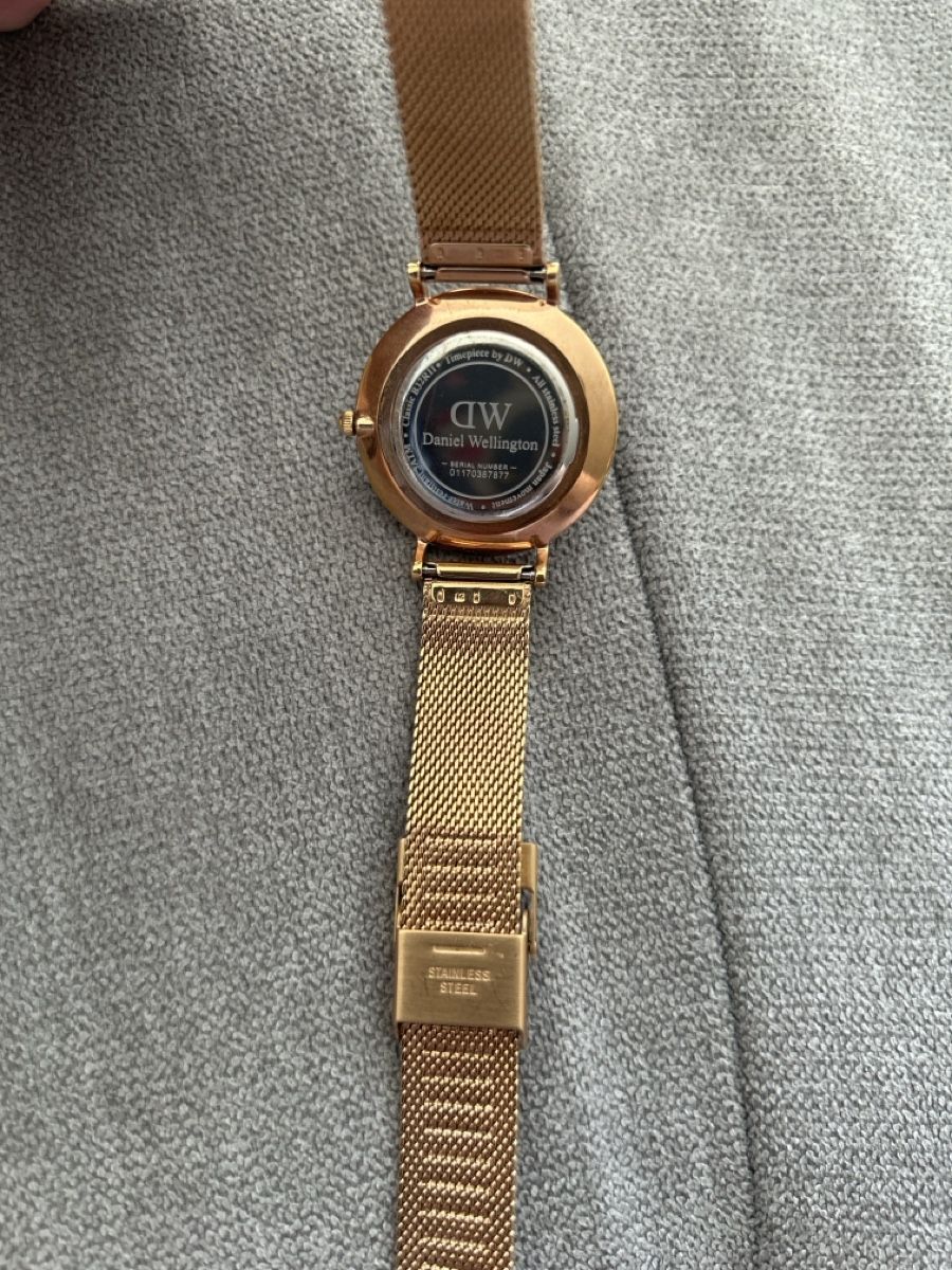 Daniel Wellington Orologi: Montre Daniel Wellington Petite Melrose – Usato da Meyrin venduto da giu_v8tk 1