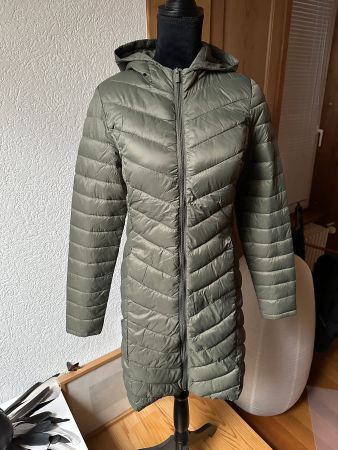 Daunen (nicht echt) Mantel oliv Gr. S - neu!