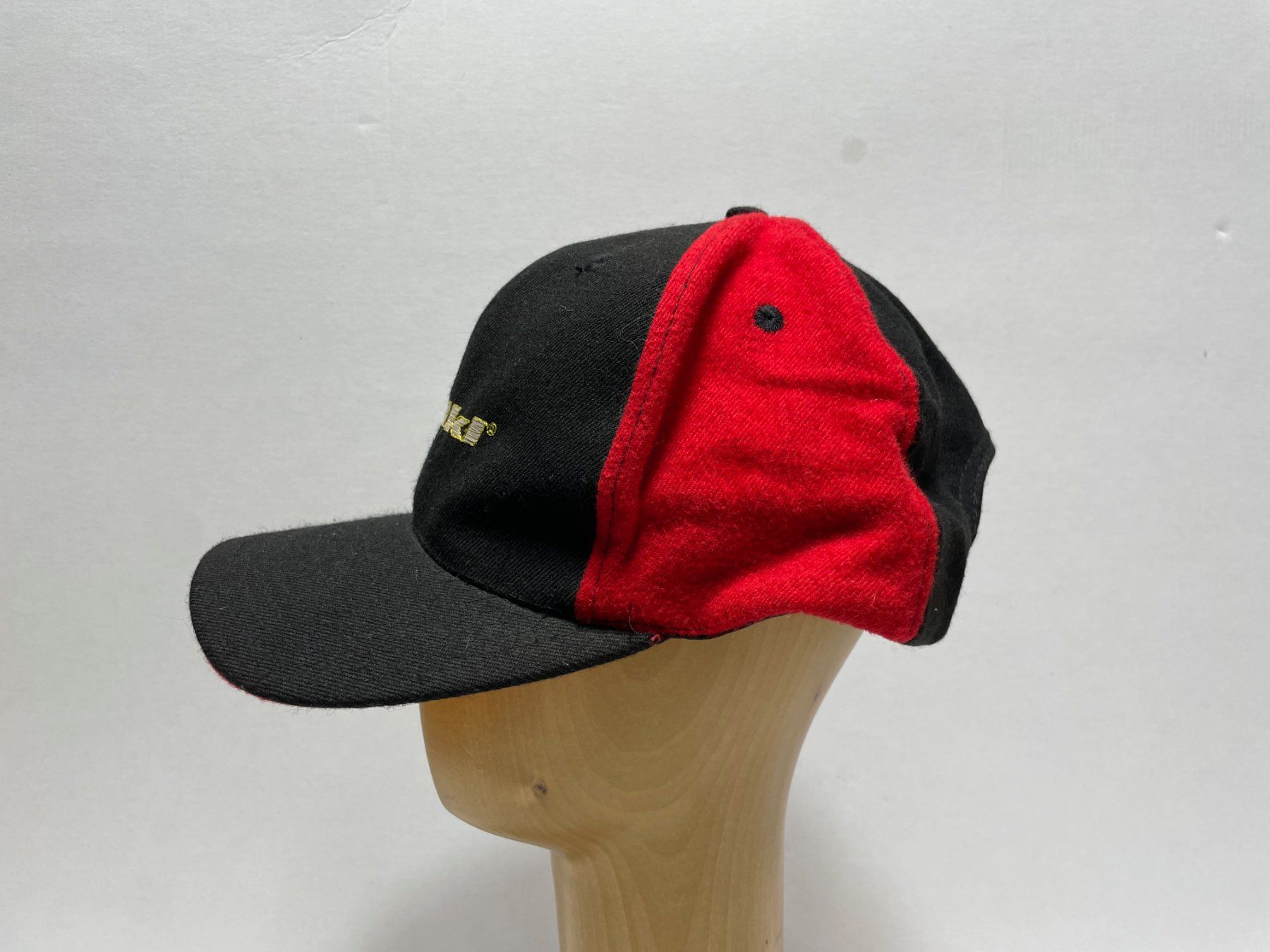 Copricapi, berretti & cappellini: Vintage 90s Wool 6-Panel Cap Völki Skifahren – Usato da Zürich venduto da le_souk 1