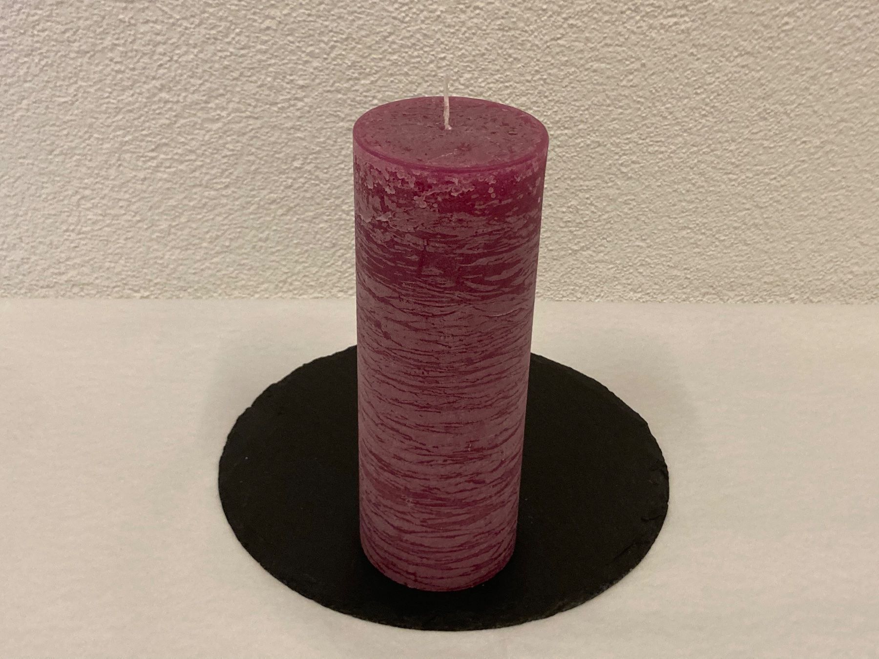 Candele: Kerze 8 x 22 cm, himbeere rustic, 950g – Nuovo (secondo la descrizione) da Neuenhof venduto da jorogo 1