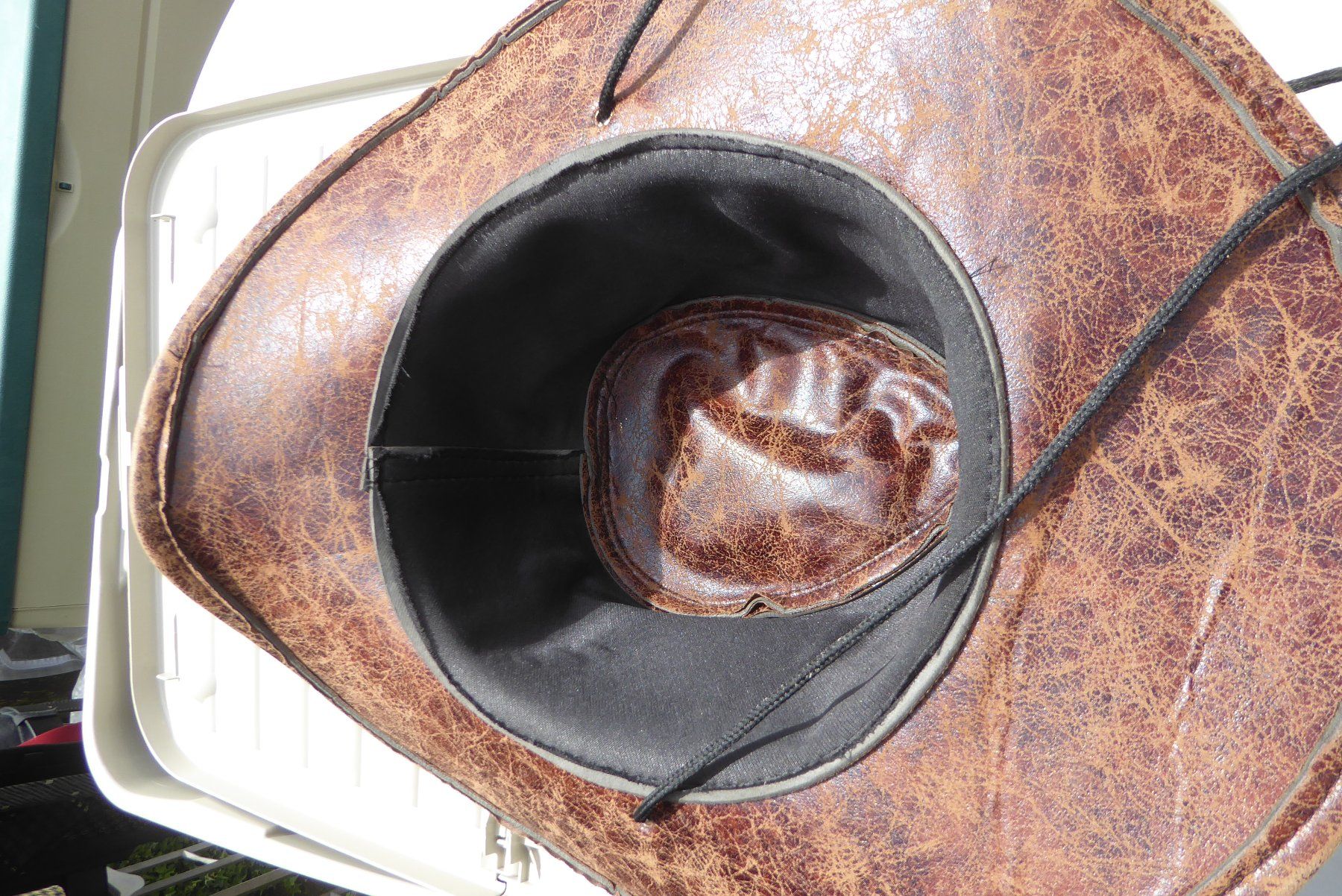 Hüte, Mützen & Caps: Cowboy Hut Lochlänge 21cm – Gebraucht aus Sargans von Benziner 4