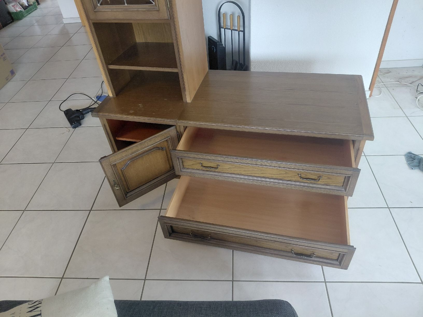 Mobili TV: Tv Möbel mit Vitrine – Usato da Kriechenwil venduto da mf3065 2