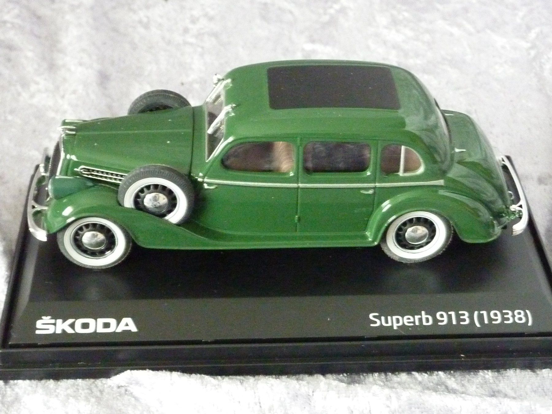 Skoda Modellautos: Skoda Superb 913  1938  1:43 – Neu (gemäss Beschreibung) aus Dürrenäsch von modellautos4you 1