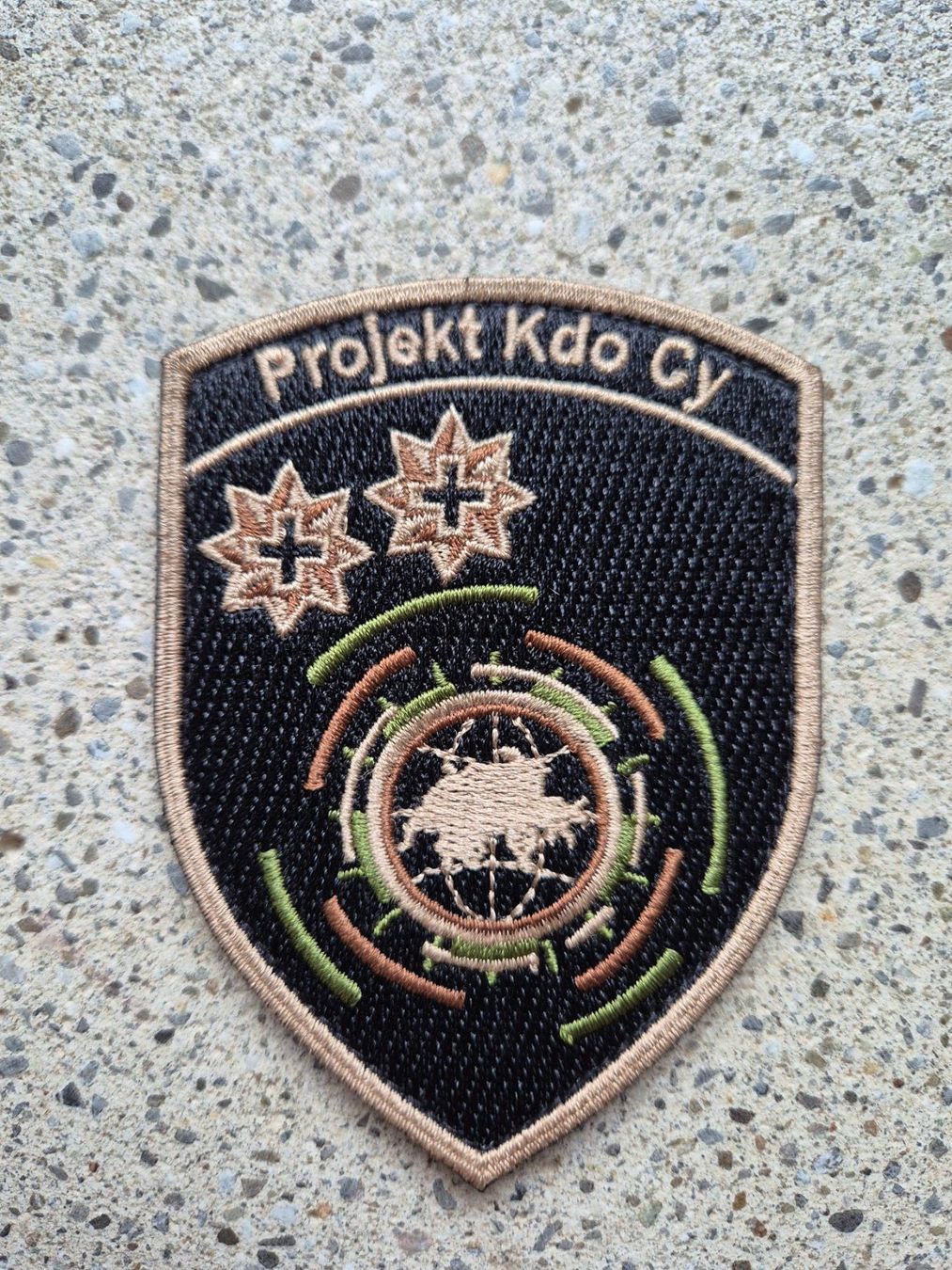 Schweizer Armee Placchette & Badge: *** Badge Projekt Kdo Cy mit klett *** – Nuovo e nell'imballaggio originale da Riedholz venduto da fr_sIruP