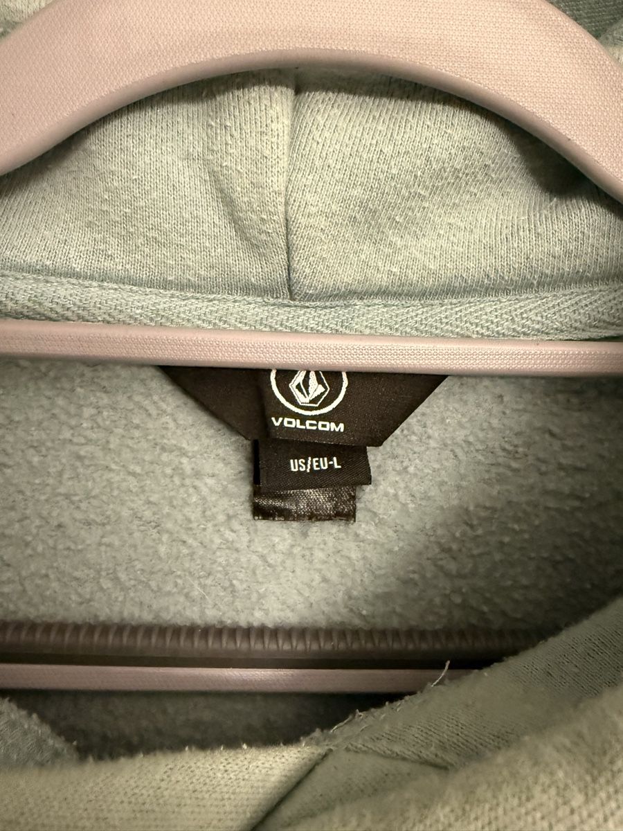 Maglioni & Felpe: Volcom Kapuzenpullover hellblau Grösse L guter Zustand – Usato da Wettingen venduto da Rueetschi 2