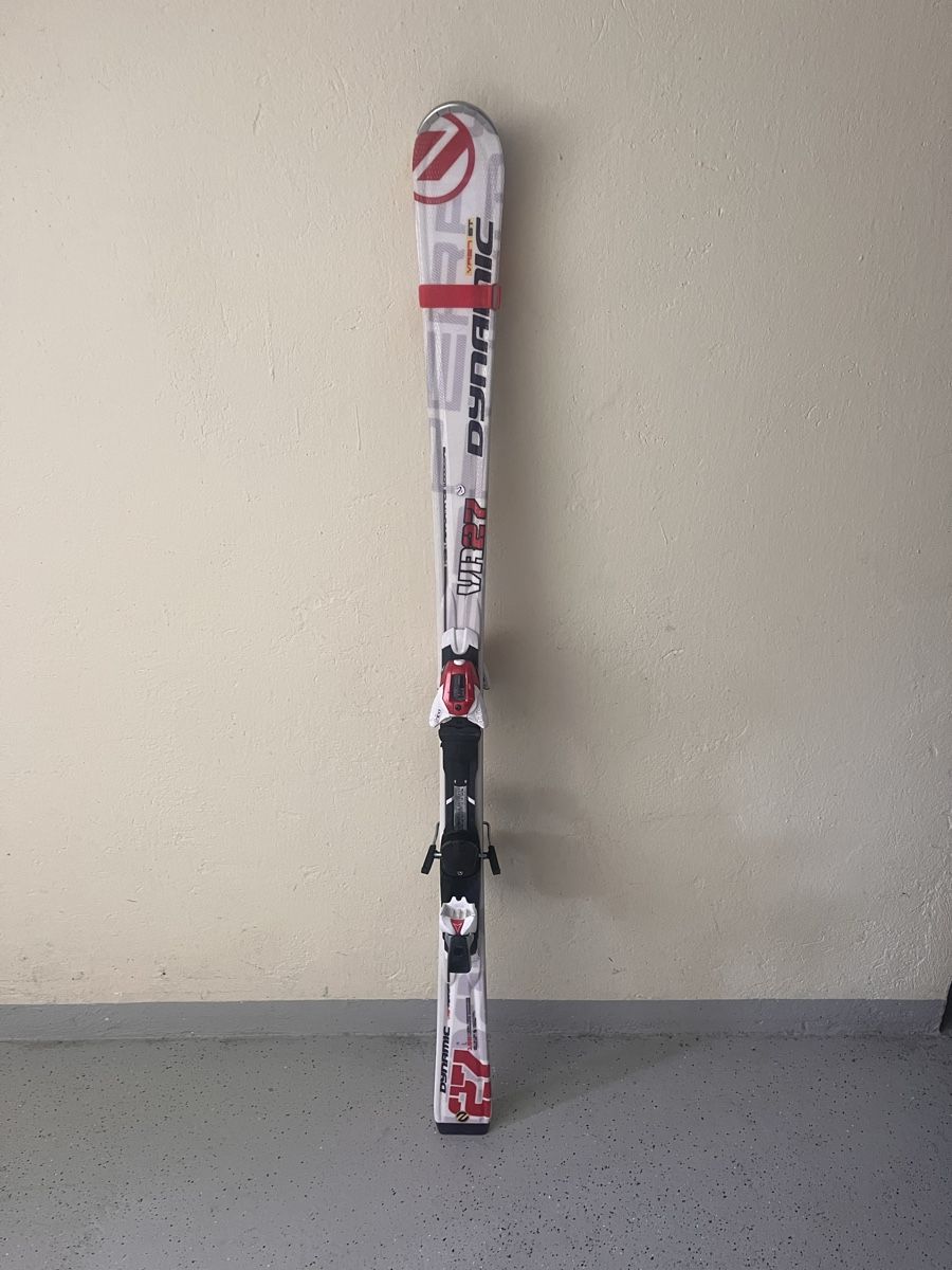 Atomic Skis: Atomic VR2 Dynamic skis with poles, ready for winter! – Gebraucht aus Fällanden von wunschkind79