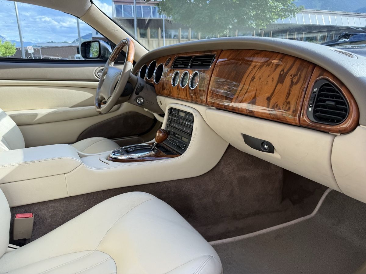 Jaguar Automobili: Jaguar XK8 – Usato da Grabs venduto da jups10 6