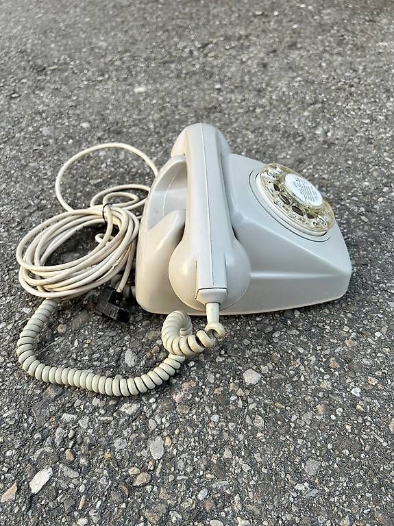 Telefone: Altes Telefon  – Gebraucht aus Worb von Giulia69 1