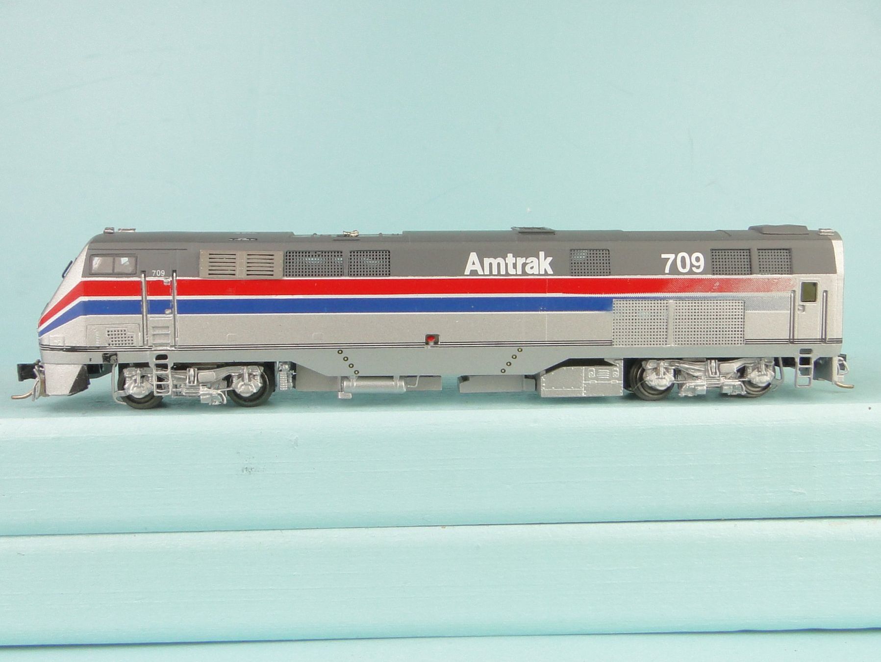 Modellini di ferrovie: OVERLAND BRASS Spur N AMTRAK GENESIS B32 – Usato da Bülach venduto da cann11 2