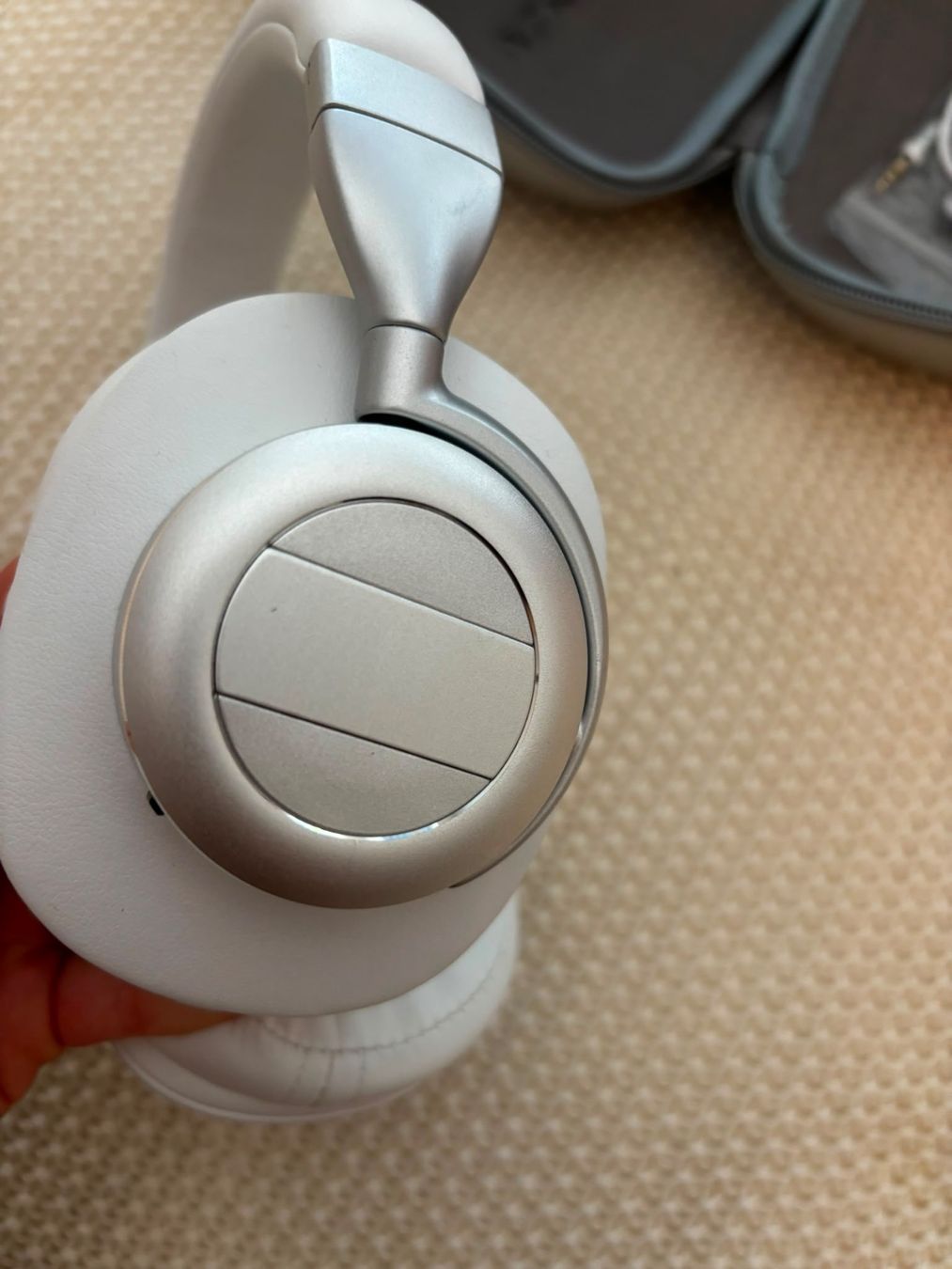Casques audio: Weisse Kopfhörer Nedis – D'occasion à Eglisau par Marc_J. 3