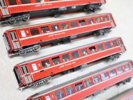 BEMO 5 x RhB Personenwagen Set mit Figuren - H0m