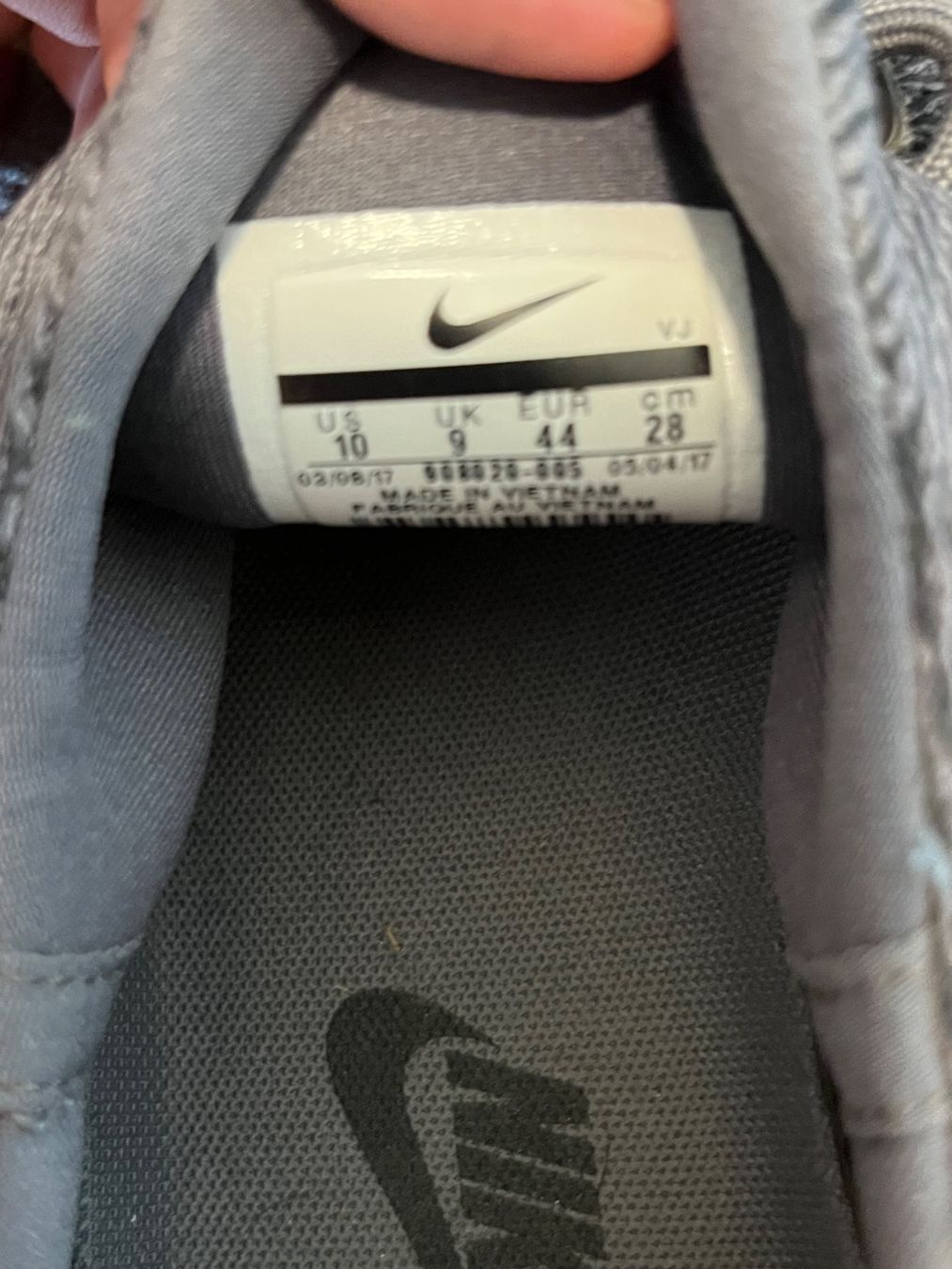 Scarpe da uomo: Sneaker Nike Darwin Wolf Grey Grösse 44 – Usato da Hinterkappelen venduto da Kim1992 2