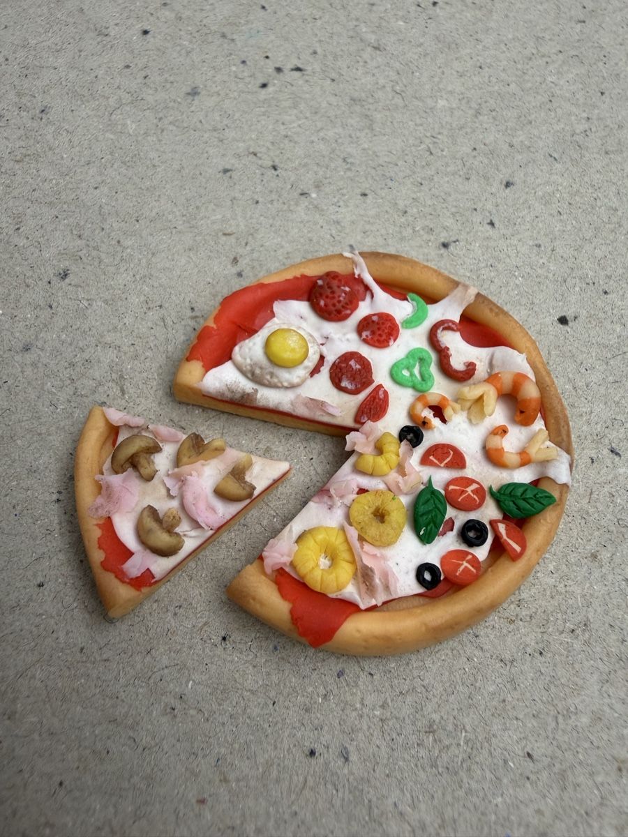 Materiale per modellare: Pizza aus Modelliermasse handgefertig – Nuovo (secondo la descrizione) da Wölflinswil venduto da Jqnq 1