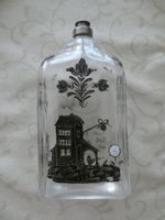 Eine antike Schnapsflasche