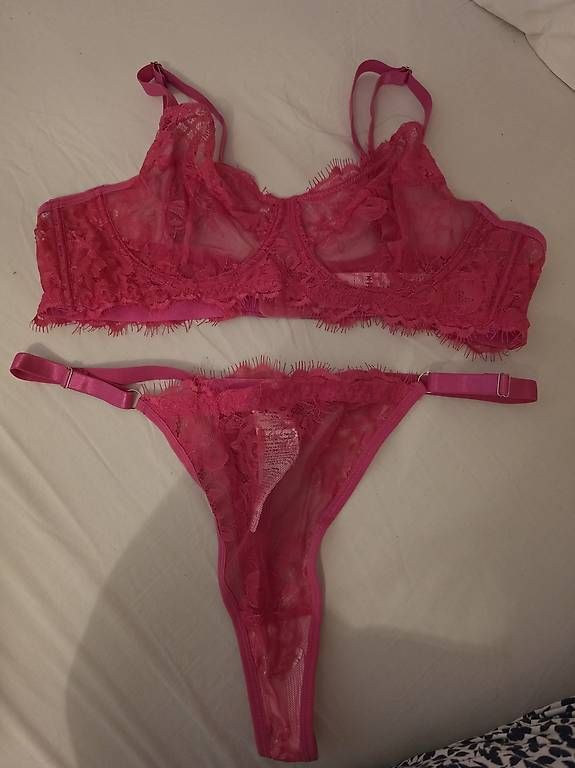 Autres dessous: Neu; Set pink mit Spitze gr.90E /XL – D'occasion à Staufen par mar_wf6r