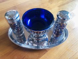 Salz & Pfeffer & Schale, Untersatz, versilbert, blaues Glas