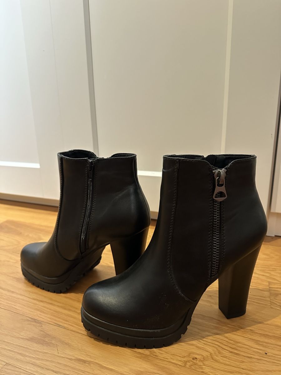 Dosenbach Scarpe da donna: Stiefeletten Catwalk schwarz, Grösse 42, NEU – Nuovo (secondo la descrizione) da Wetzikon ZH venduto da eli_k7fq 1