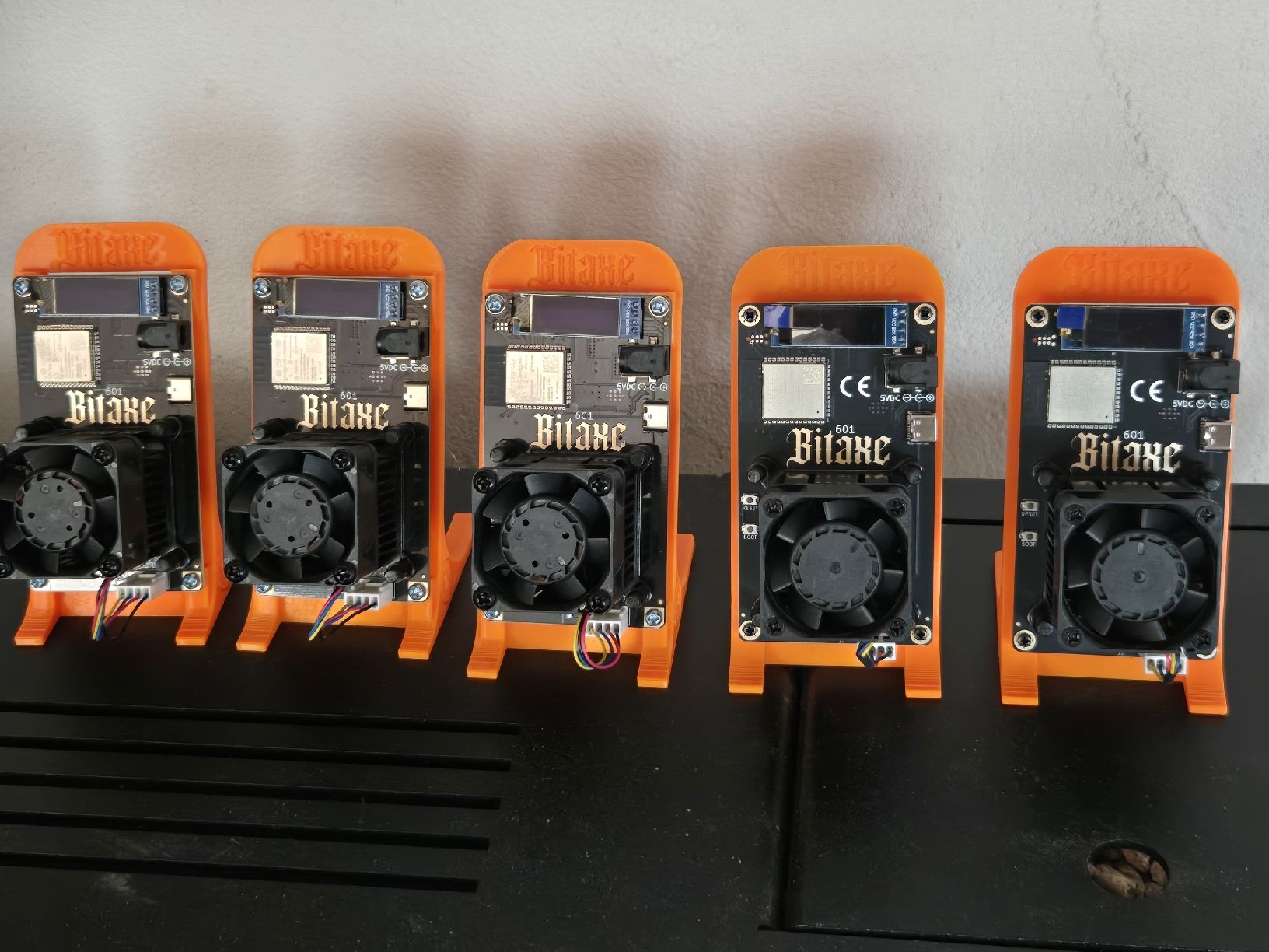 Coin Miner: bitaxe 601 bitcoin miner farm  – Nuovo (secondo la descrizione) da Zollikofen venduto da W107