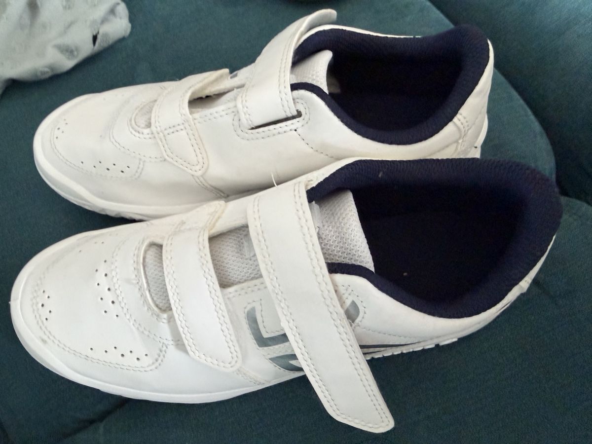 Decathlon Scarpe per ragazzi: Decathlon Kinder Turnschuhe Gr. EU35 – Nuovo (secondo la descrizione) da Nänikon venduto da sam_7nk7 1