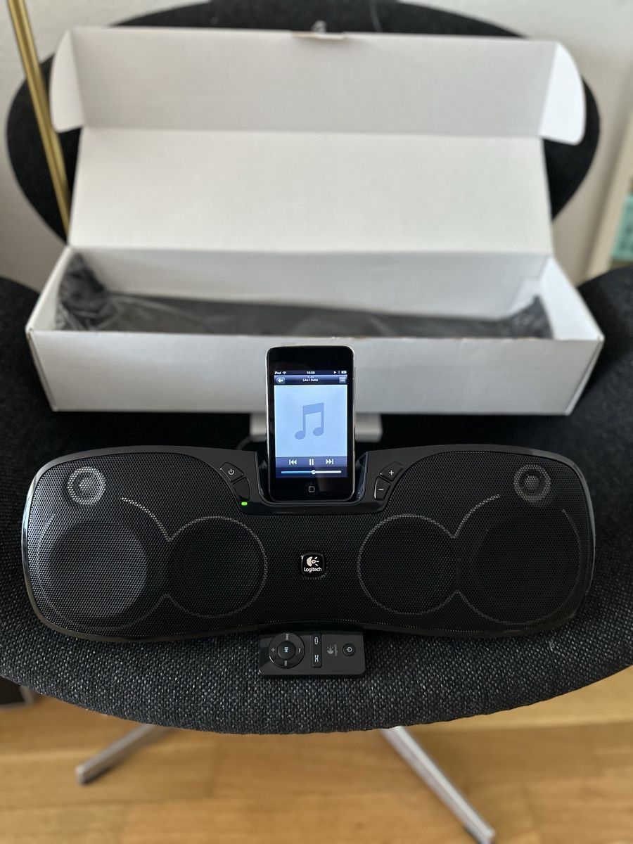 Docking station: Logitech S315i Portable Speaker Dock for iPod/iPhone – Usato da Pratteln venduto da Besliu.Claudiu