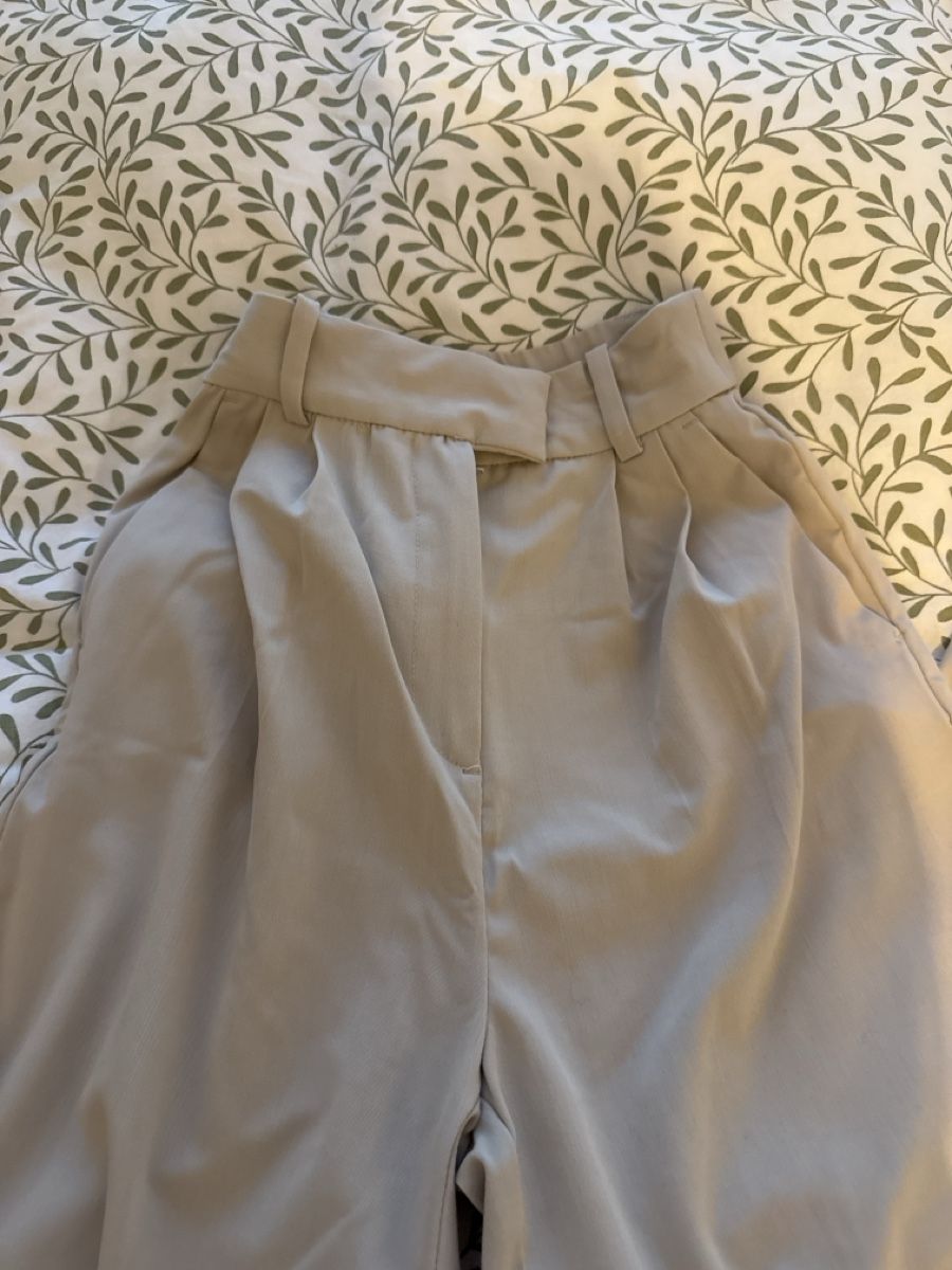 Pantaloni: Helle, elegante H&M Stoffhose, Gr. 32 – Usato da Bern venduto da fab_tx65 1