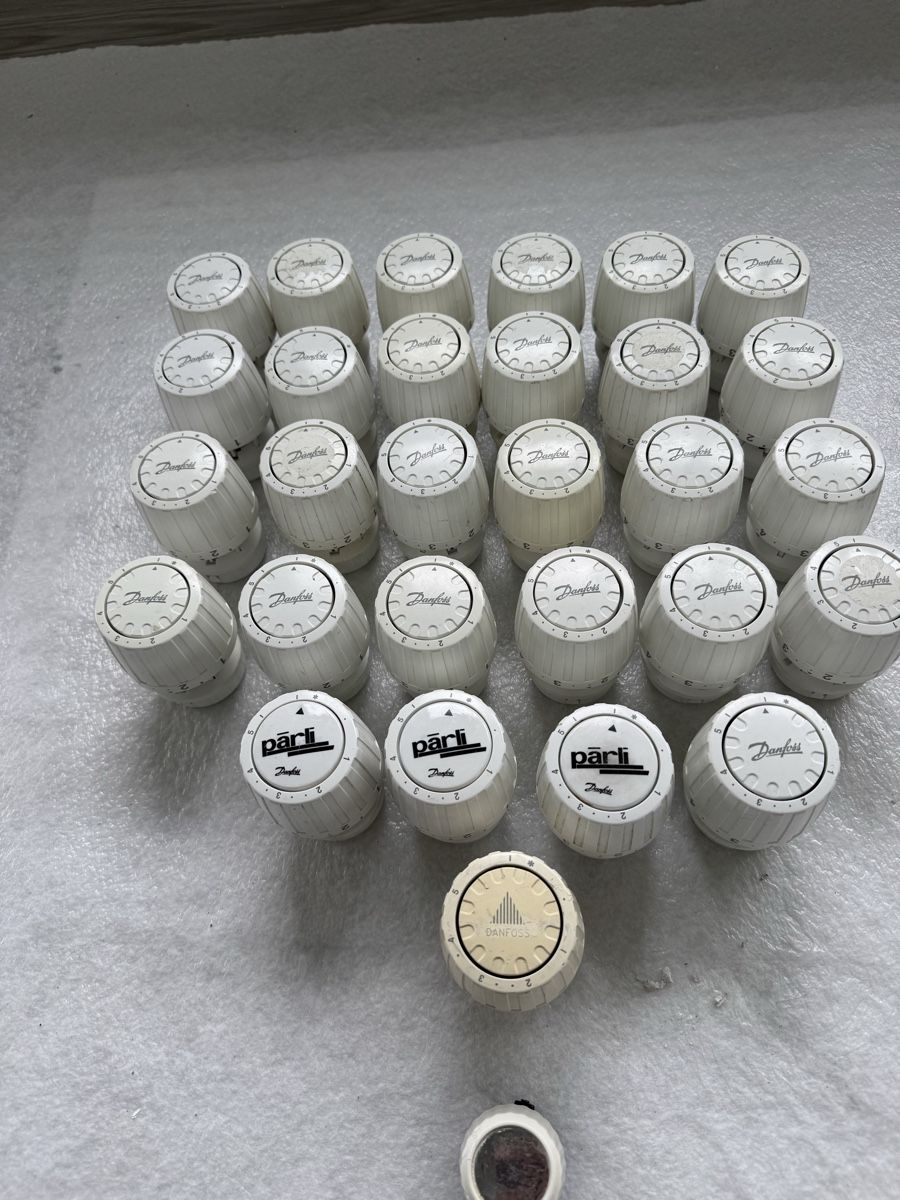 Radiatori: Danfoss Thermostat 8 CHF PRO STÜCK – Usato da Orpund venduto da dizi.98