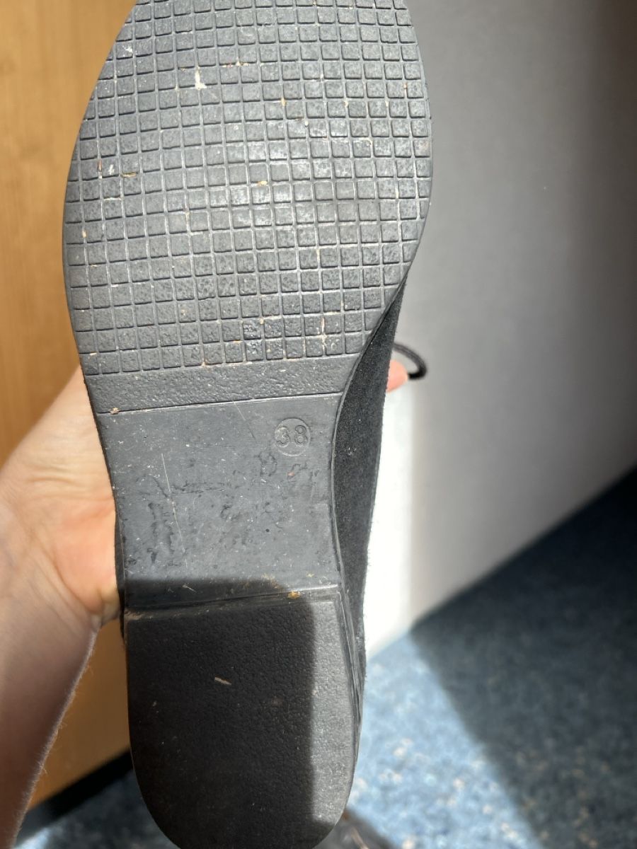 Scarpe da donna: Schnürschuhe Wildleder schwarz, 38 – Usato da Ried b. Kerzers venduto da petrar22 2