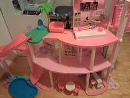 Barbie Traumvilla mit Rutsche u. Pool - Inkl. Möbel/1 Barbie