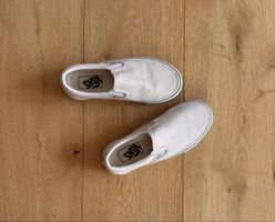 Vans classic slip-ons, size 35 (EUR) / 5.5 (US)