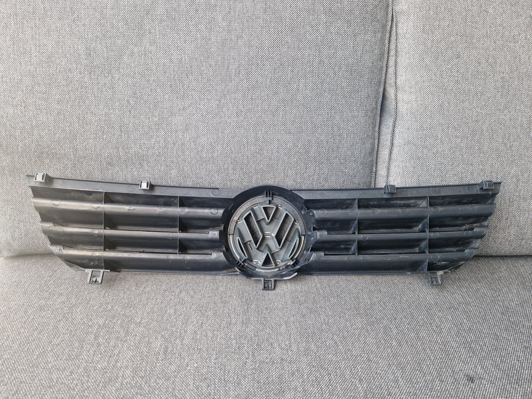 Volkswagen Tutti pezzi di ricambio auto: VW Polo 6N2 Kühlergrill – Usato da Bülach venduto da luk_k8dj 1
