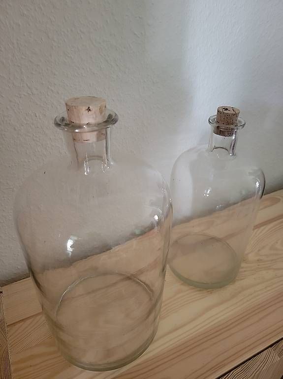 Apparecchiature e tecnologia a gas: 2 Deko Glasflaschen – Usato da Basel venduto da the_c8bv 1