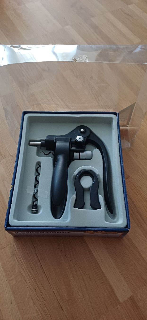 Flaschenöffner & -verschlüsse: Flaschenöffner Set Korkenzieher neuwertig – Neu und originalverpackt aus Wittenbach von nic_gvc6