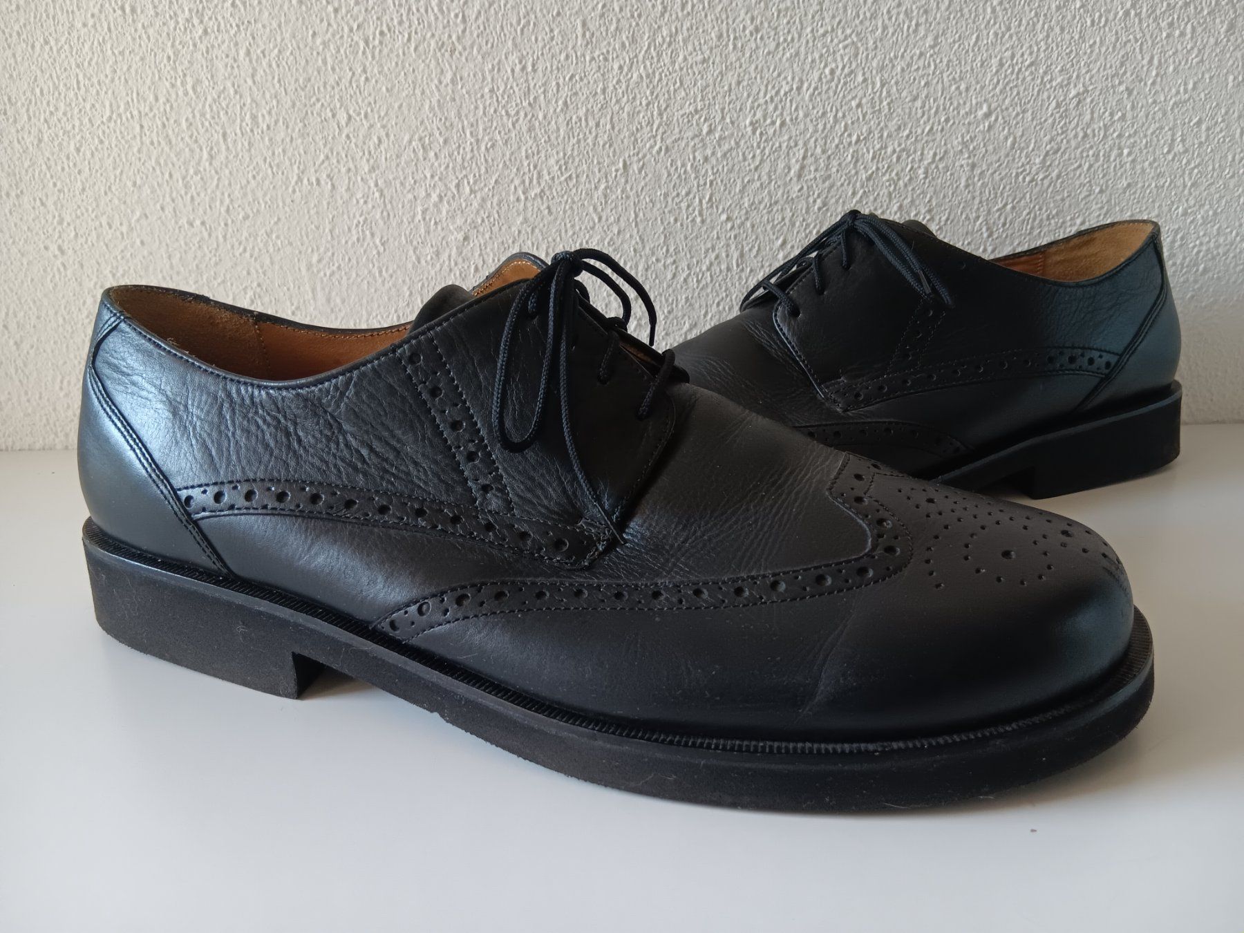 Scarpe da uomo: Chaussures / Schuhe pointure / Nummer 47 – Usato da Cossonay-ville venduto da Super-Price-Quality