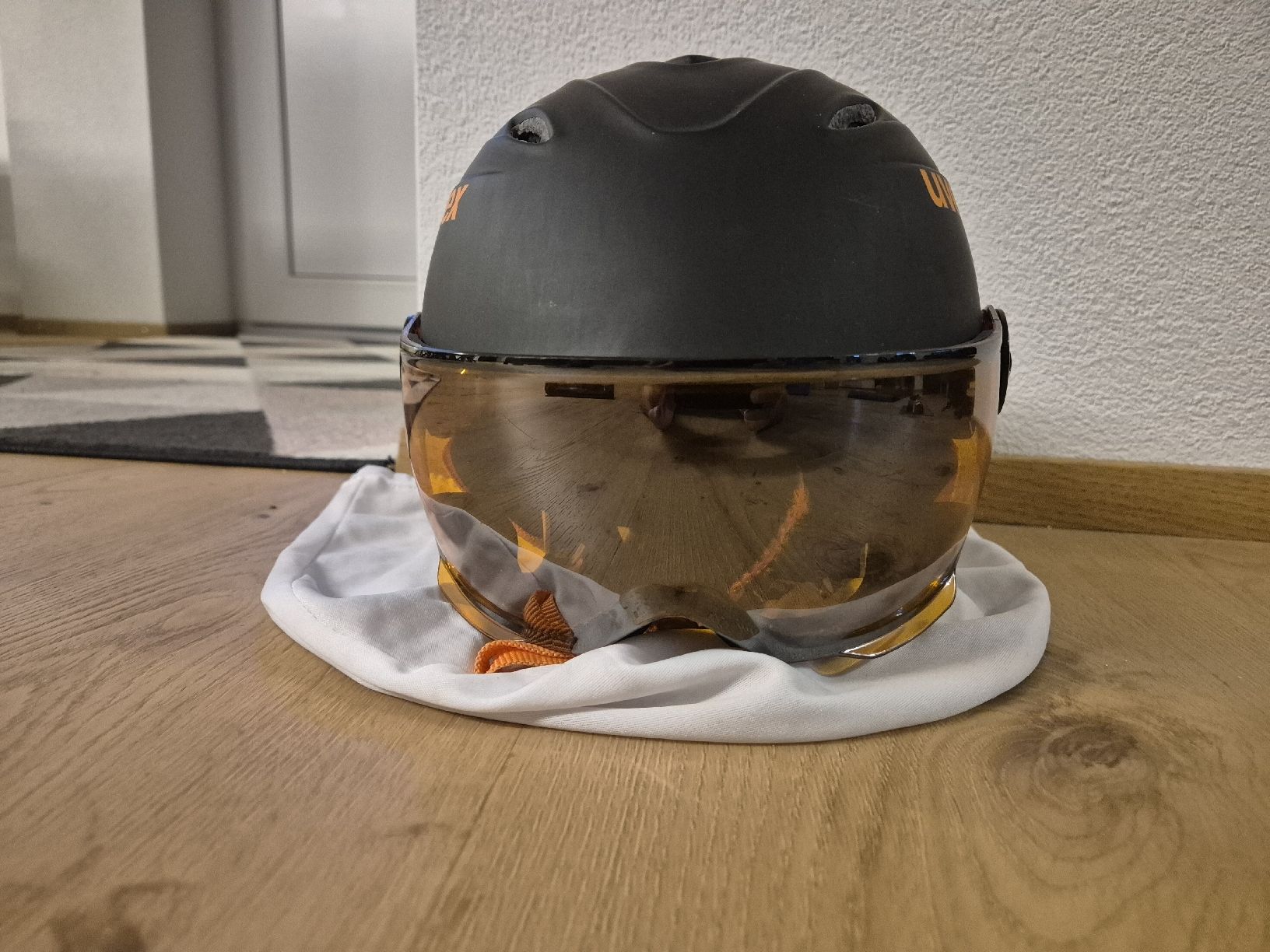 Uvex Casques: Kinder Skihelm – D'occasion à Thierachern par nat3634 1