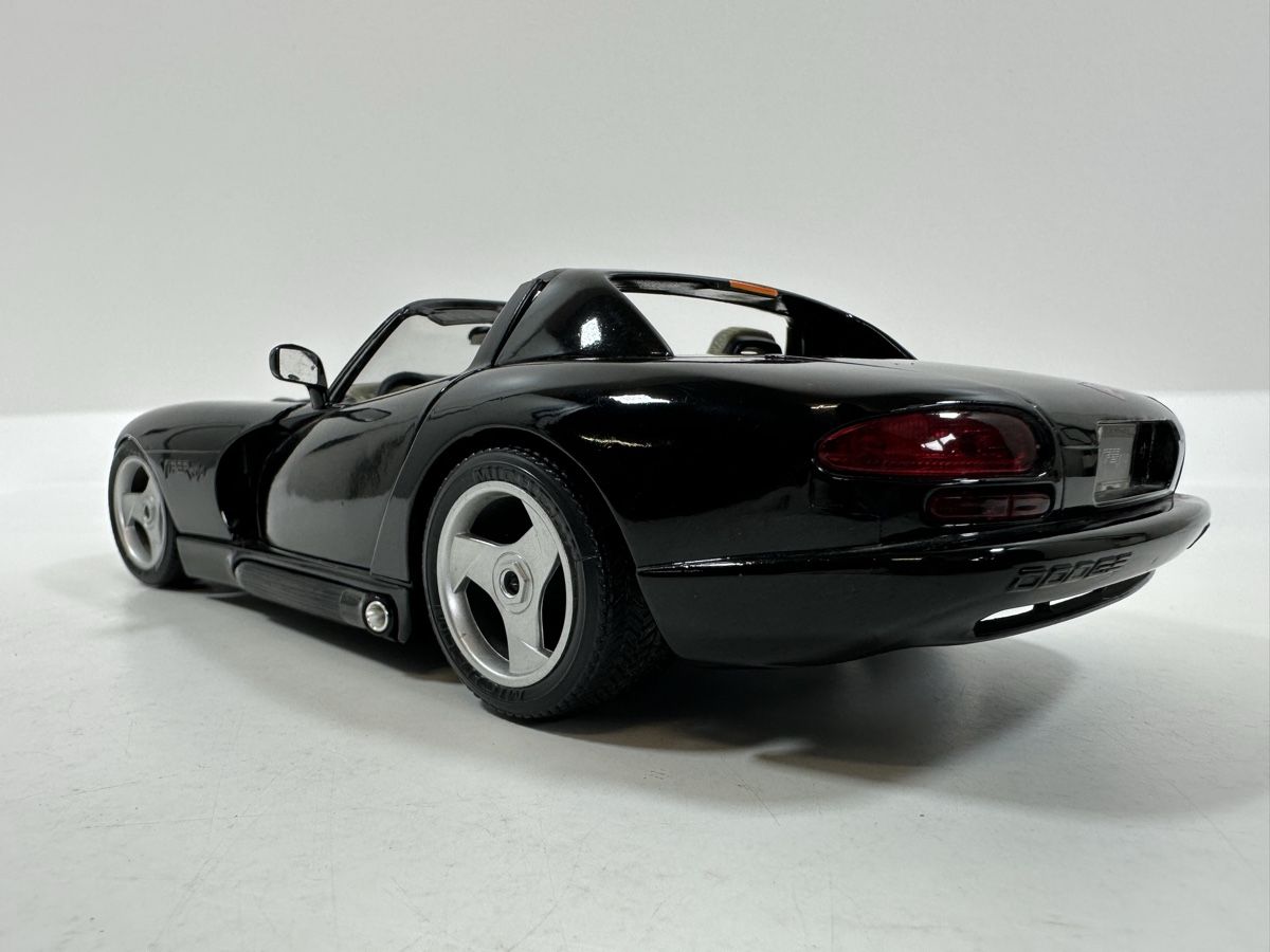 Bburago Modellini d'auto: Dodge Viper RT/10 1:18, schwarz, BBURAGO – Usato da Zofingen venduto da rf9_x2xt 3
