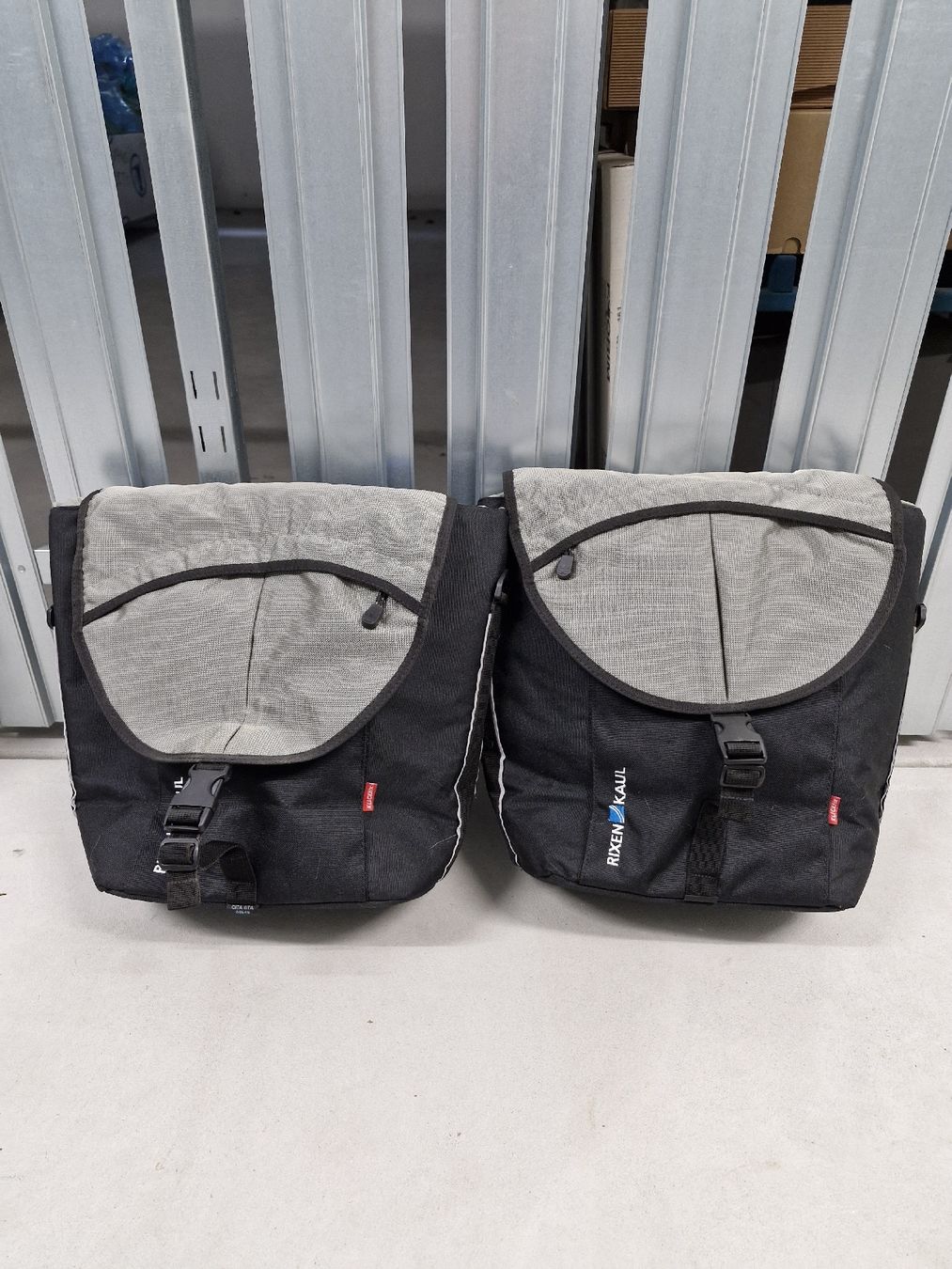 Accessori per altri veicoli: Coppia borse bici Rixen&Kaul – Nuovo (secondo la descrizione) da Giubiasco venduto da bar_r9hz
