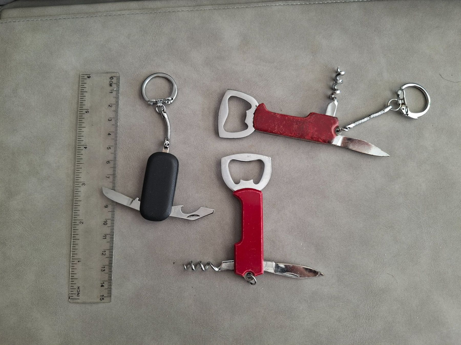 Portachiavi: Lot de 3 porte-clés multifonctions - ouvre-bouteille 51 – Usato da Cheseaux sur lausanne venduto da Asergio 2