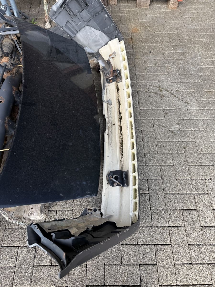 BMW Tutti pezzi di ricambio auto: Bmw E36 Heckstossstange – Usato da Muri AG venduto da Aero96 1