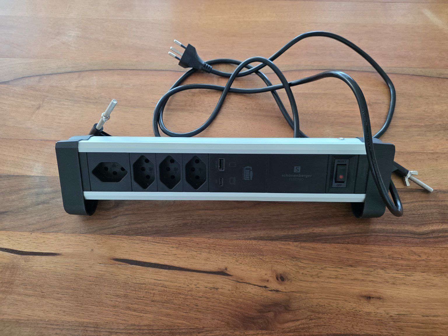 Spine: Schönenberger Tischsteckdose USB-C PD 60W – Nuovo (secondo la descrizione) da Dietlikon venduto da Bonamesa 1