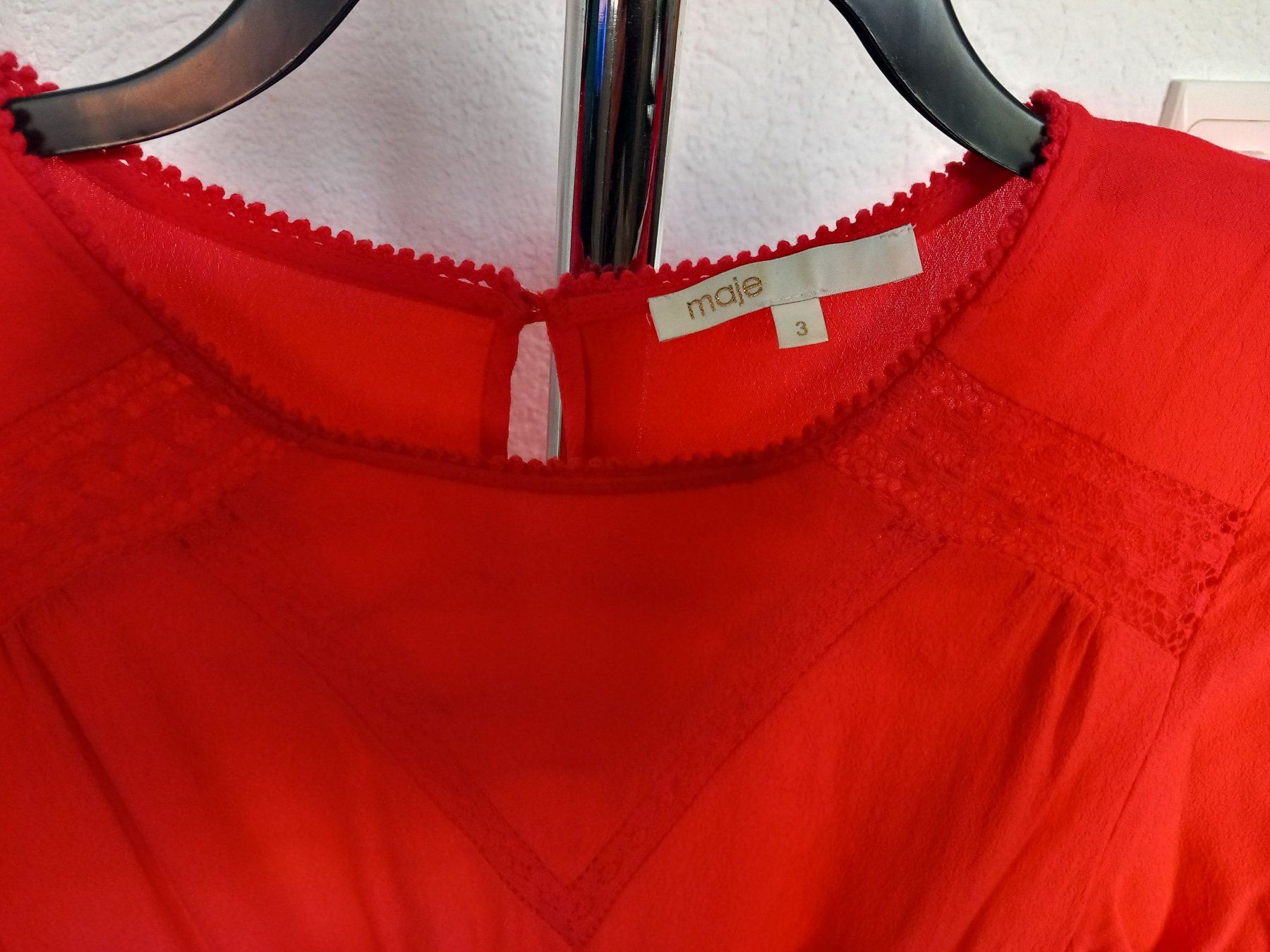 Maje Vestiti: Jolie robe MAJE taille 3 framboise-rouge – Usato da Boudry venduto da Fionette 1