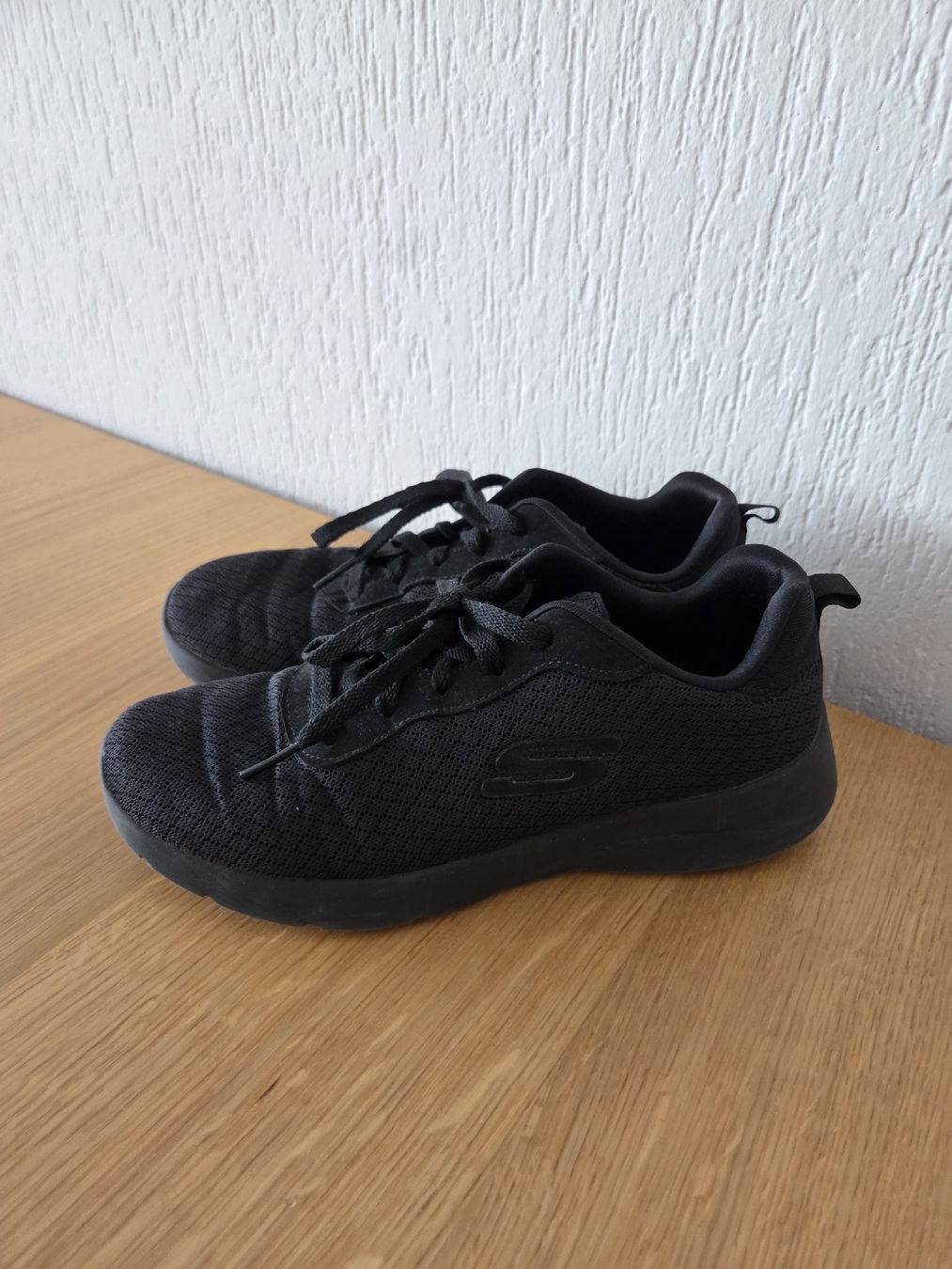 Skechers Scarpe da donna: Skechers Memory foam 38 – Usato da Oberuzwil venduto da Umlobo