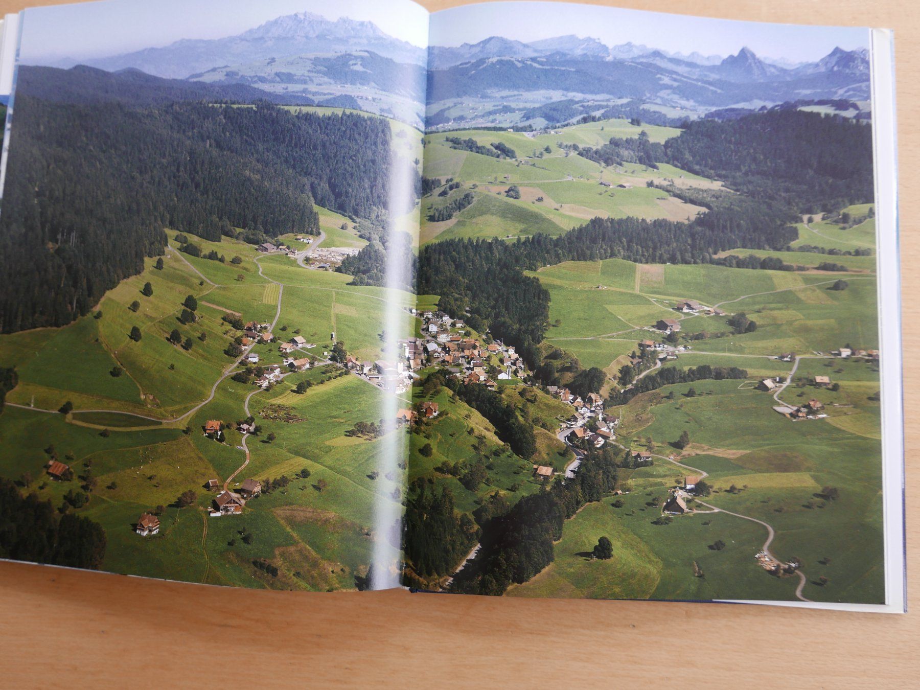 Libri: Luftbild Kanton Zug - Einzigartige Luftaufnahmen – Usato da Rotkreuz venduto da nigal 6