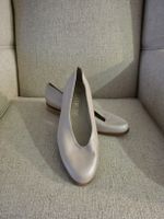 Botty Flat Shoes, Italian Leather, Beige, Size 38.5