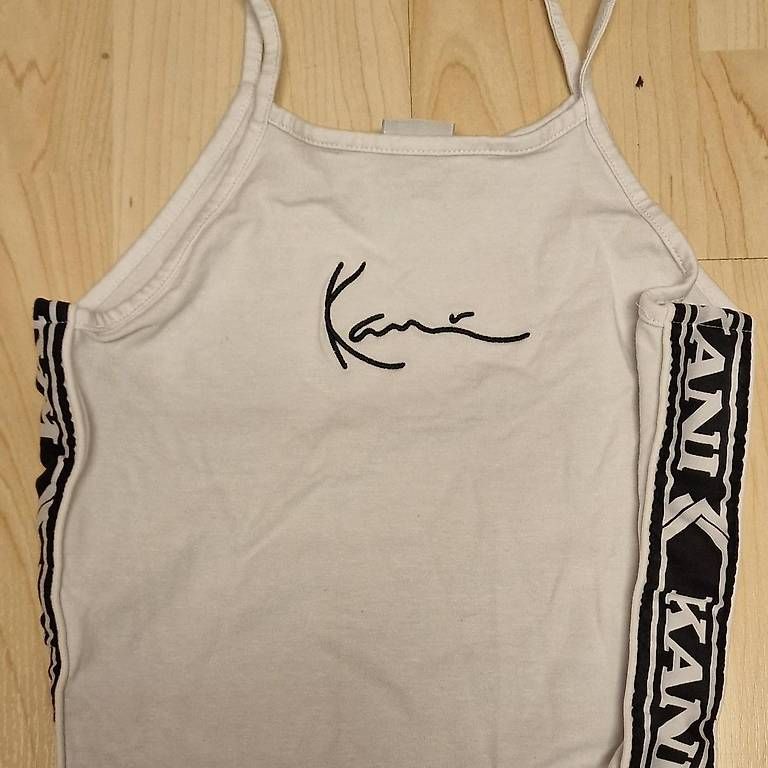 Top: Kani Karl crop top – Usato da Riehen venduto da Joloe
