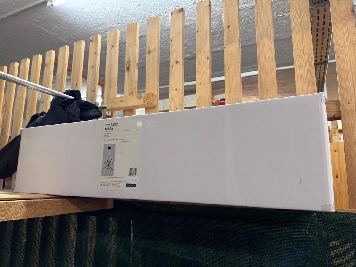 Livique Lampadari & plafoniere: Modern LED Chandelier - Great Condition – Nuovo (secondo la descrizione) da Schaffhausen venduto da sil_5jz9 3