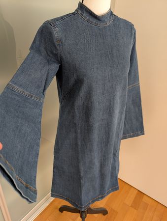 edc by Esprit, cooles Denim-Kleid mit langen Trompetenärmeln