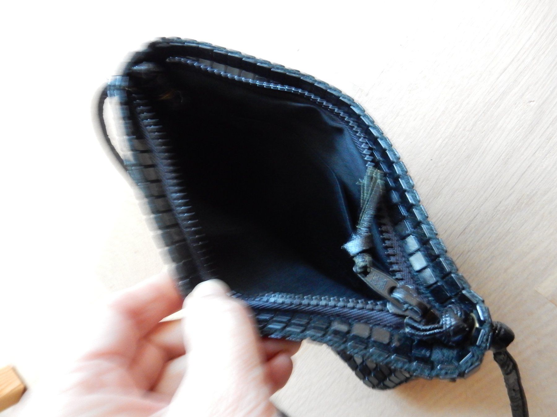 Borse: Tasche kleines älteres Abendtäschchen schwarz – Usato da Jona venduto da simongarden 7